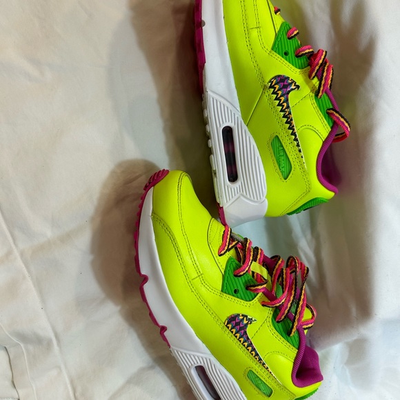 Air Max 90 “Volt Fire Pink” Green Strike/Multi colored - Picture 9 of 9